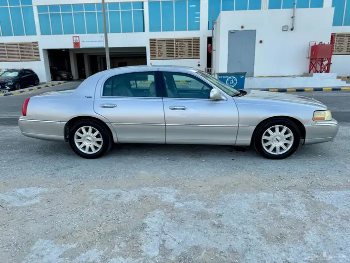 للبيع لنكولن - تاون كار 2008 Signature Limited 2