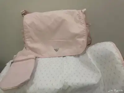 شنطة اطفال ماركة ارماني اصلية معاها المفرش و .. index