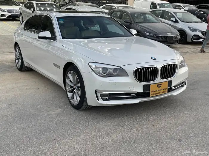 للبيع بي ام دبليو 730Li مديل 2015 سعودي 0