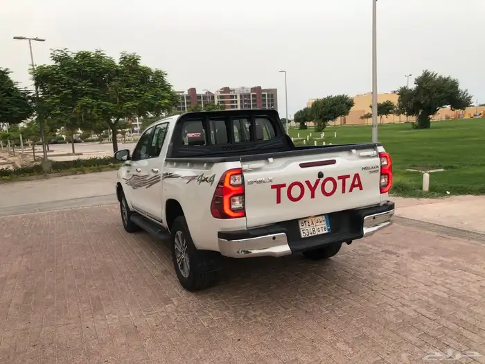 هايلوكس 2024 تمتك فل S-GLX دبل بدي وكاله ممشي 23 الف بنزين 56