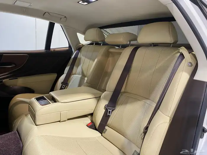 لكزس LS350 2018 بحالة نظيفة جدا 16