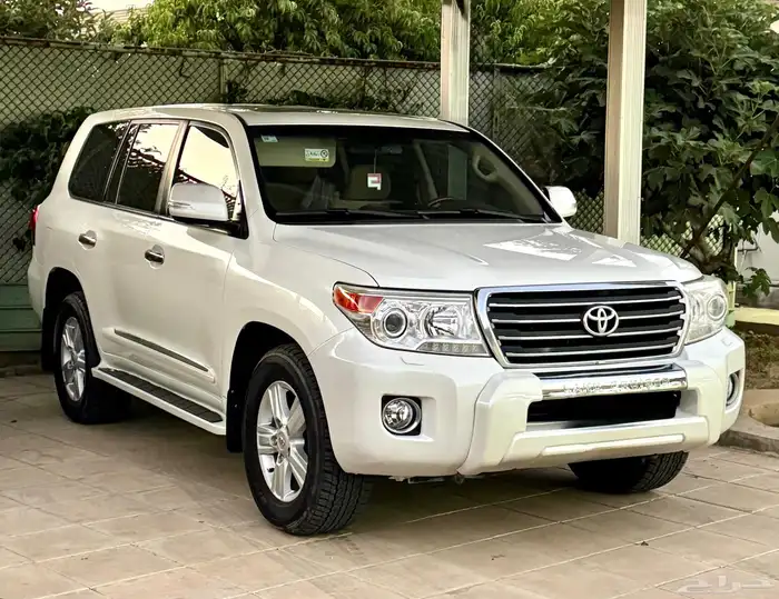 لاندكروزر 2014 GXR V8 فل كامل 2