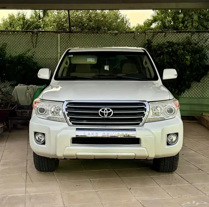 لاندكروزر 2014 GXR V8 فل كامل 0