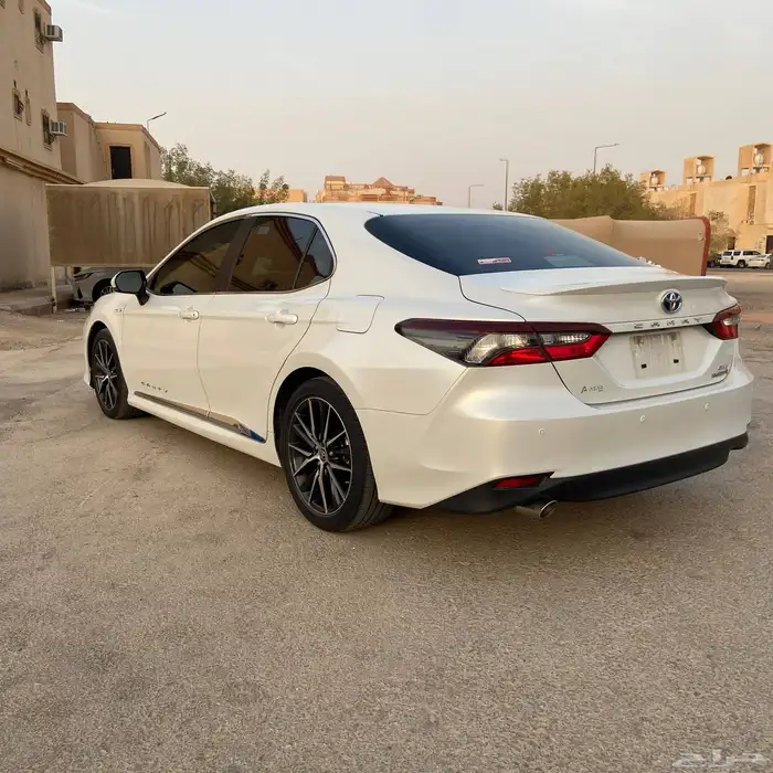 كامري GLE هايبرد 2023 أبيض لؤلؤي - وكاله - سعودي 0