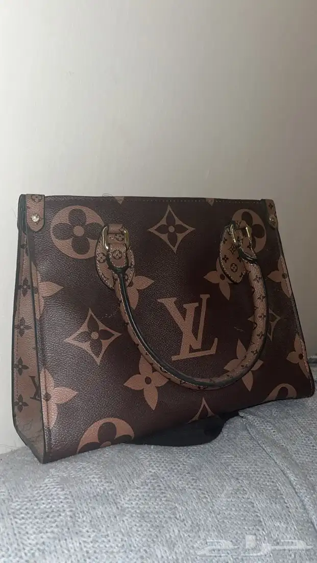 شنطة LV ماركة اصليه للبيع 1