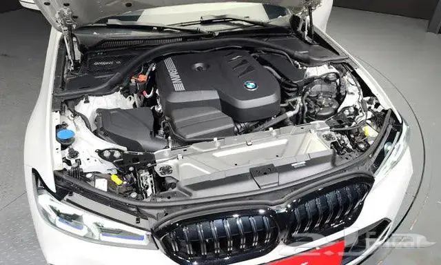 BMW 32i M موديل 2025 الميموني للاستيراد 5
