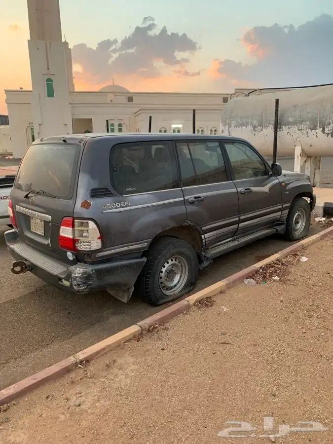 جيب لاندكروزر 2005 للبيع تشليح 1