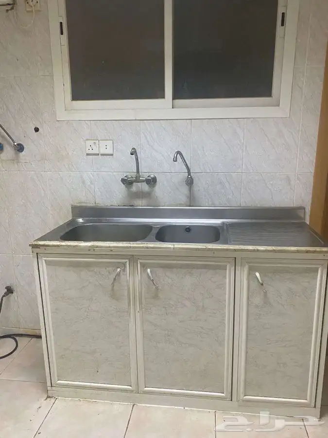 مطبخ لي البيع ومغسلة 1