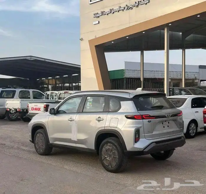 تويوتا اوربان 2025 GL 4