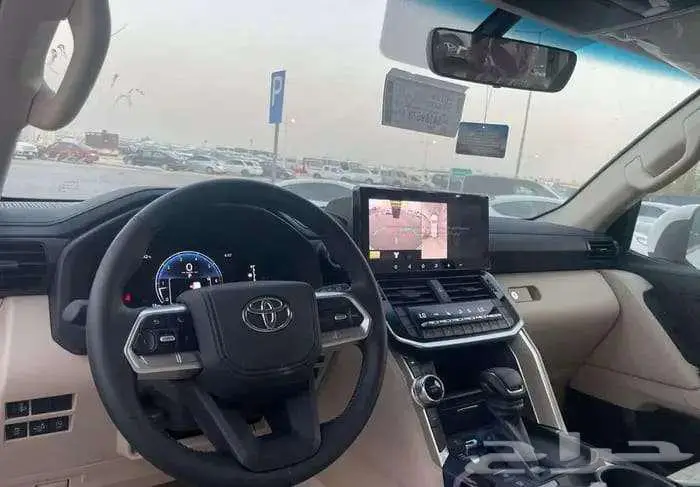 تويوتا لاندكروزر جكسار L2 بنزين 2025 سعودى ابيض 6