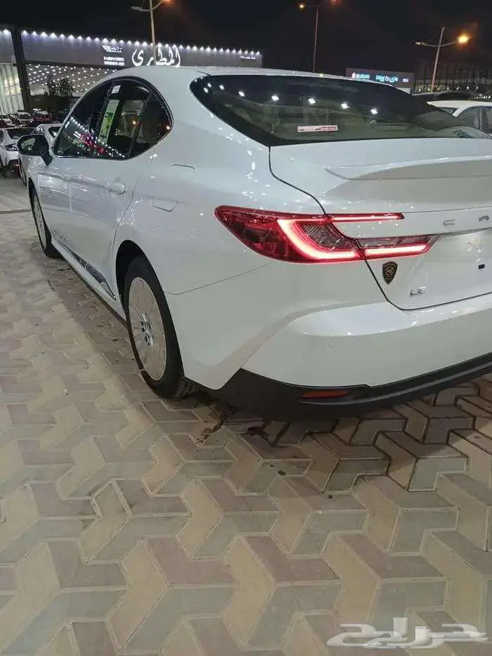 تويوتا كامري LE بنزين 2025 6