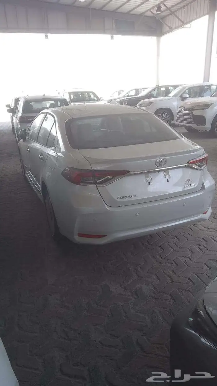 تويوتا كورولا 2.0L XLI EXECUTIVE MR جنوط فتحة سقف ابيض 2025 2
