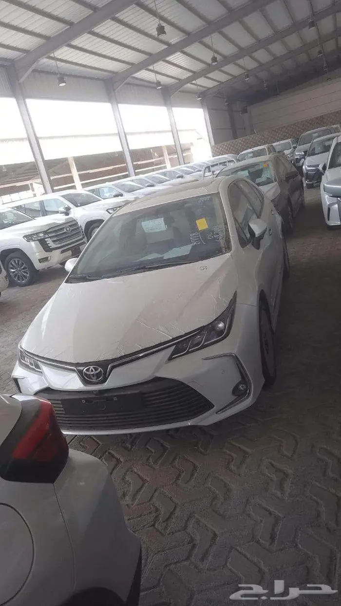 تويوتا كورولا 2.0L XLI EXECUTIVE MR جنوط فتحة سقف ابيض 2025 0