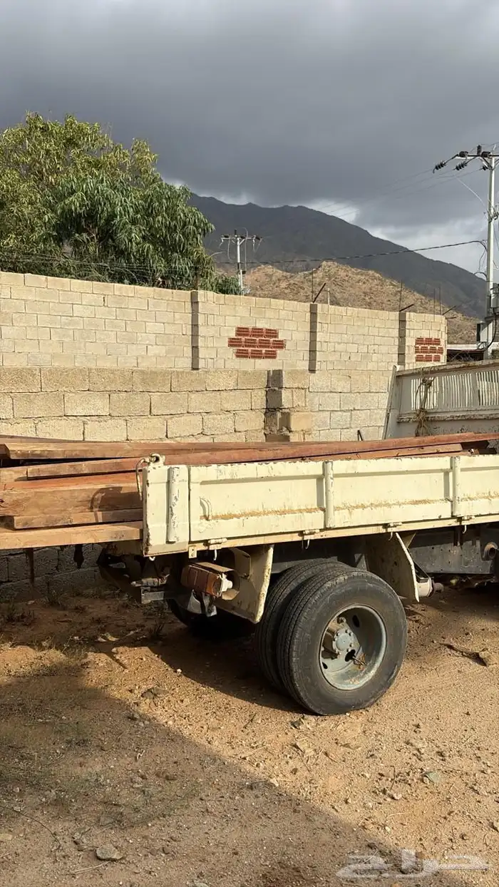 قدد خشب جديدة للبيع 4 متر العدد فوق الاربعين 3