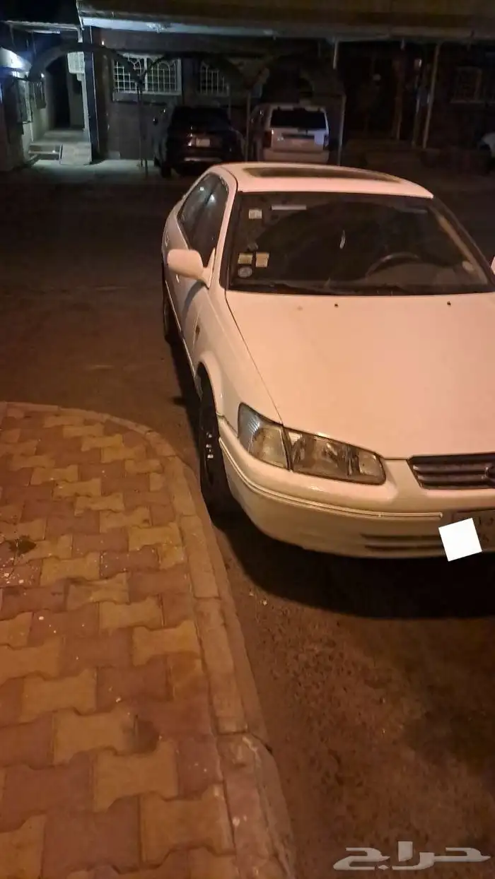 للبيع الكامري 2002 لون ابيض زي ما واضح في الصوره 2