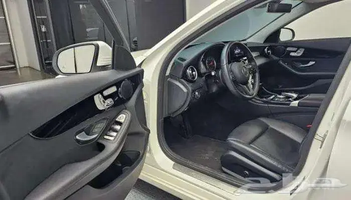 مرسيدس C200 موديل 2020 4