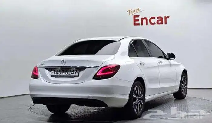 مرسيدس C200 موديل 2020 1