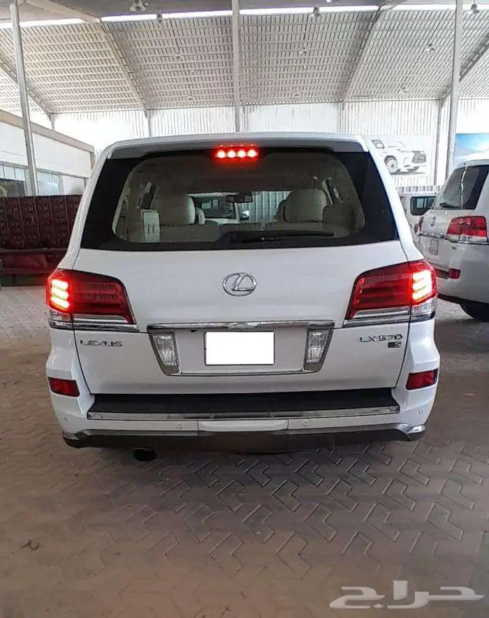 لكزس LX570 فل كامل DD البيع 147000 9