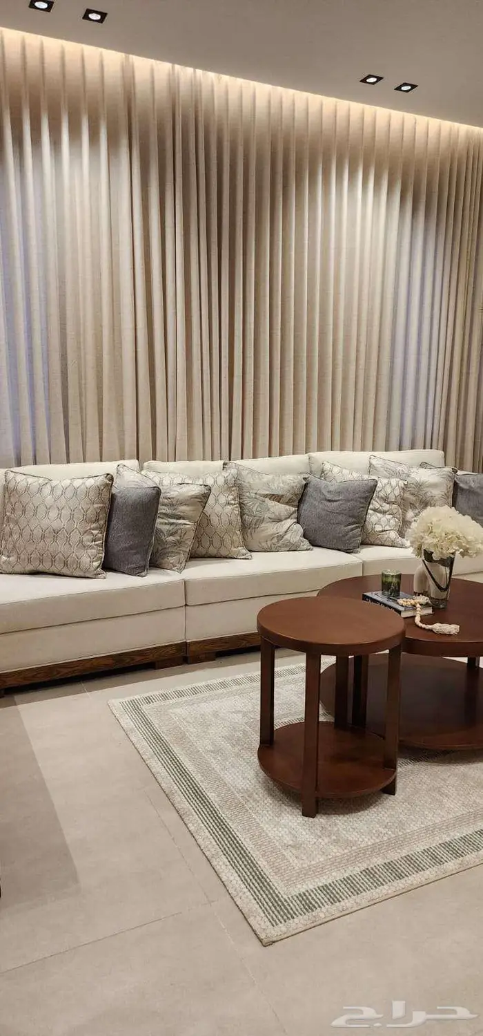 للبيع ادوار فاخرة حي عكاظ 6