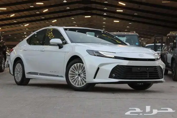 تويوتا كامري LE بنزين 2025 اقل قسط 11