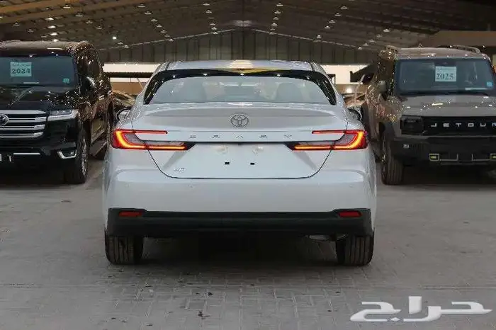 تويوتا كامري LE بنزين 2025 اقل قسط 4