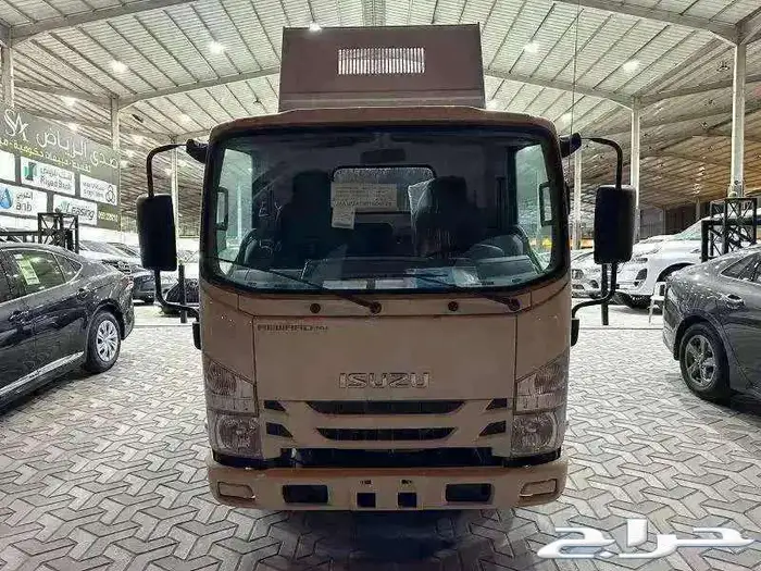 ايسوزو قلاب 3 طن 2025 ديزل كاش وتقسيط 2