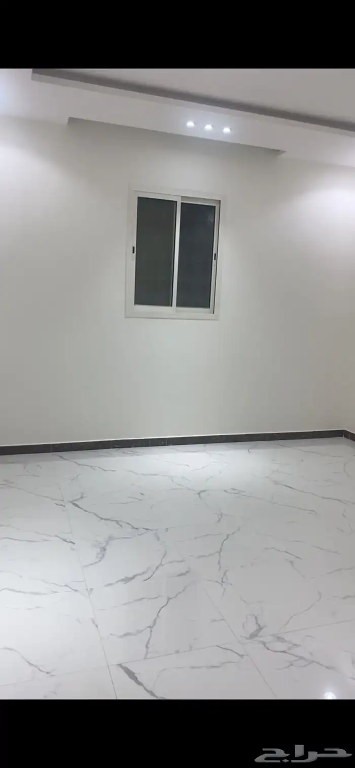 شقة للايجار في الرمال 1