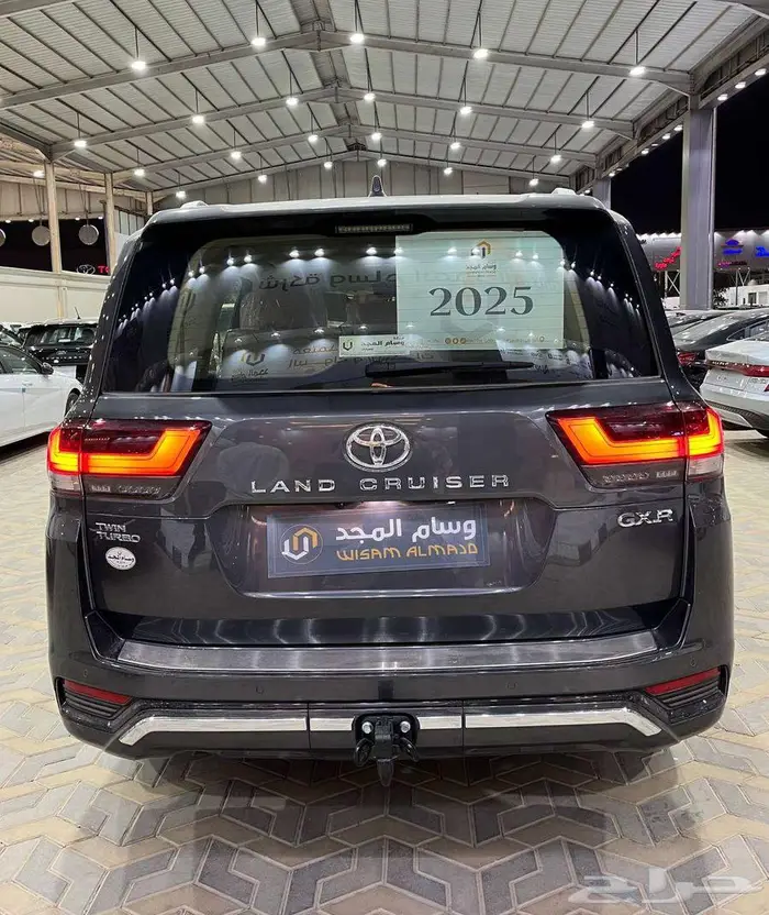 عرض خاص تويوتا لاندكروزر GXR L4 بنزين موديل 2025 لوحات 5