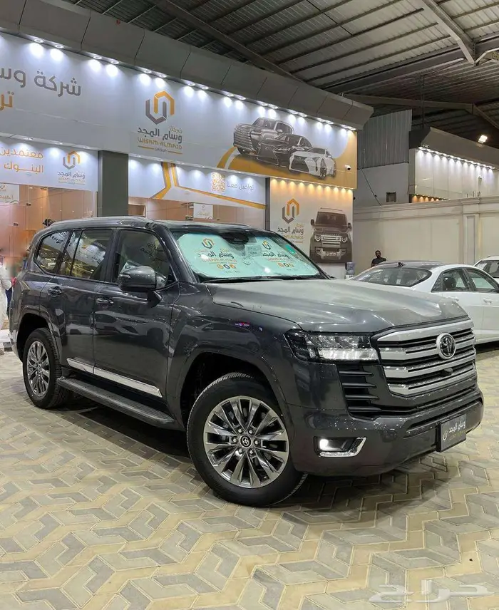 عرض خاص تويوتا لاندكروزر GXR L4 بنزين موديل 2025 لوحات 0