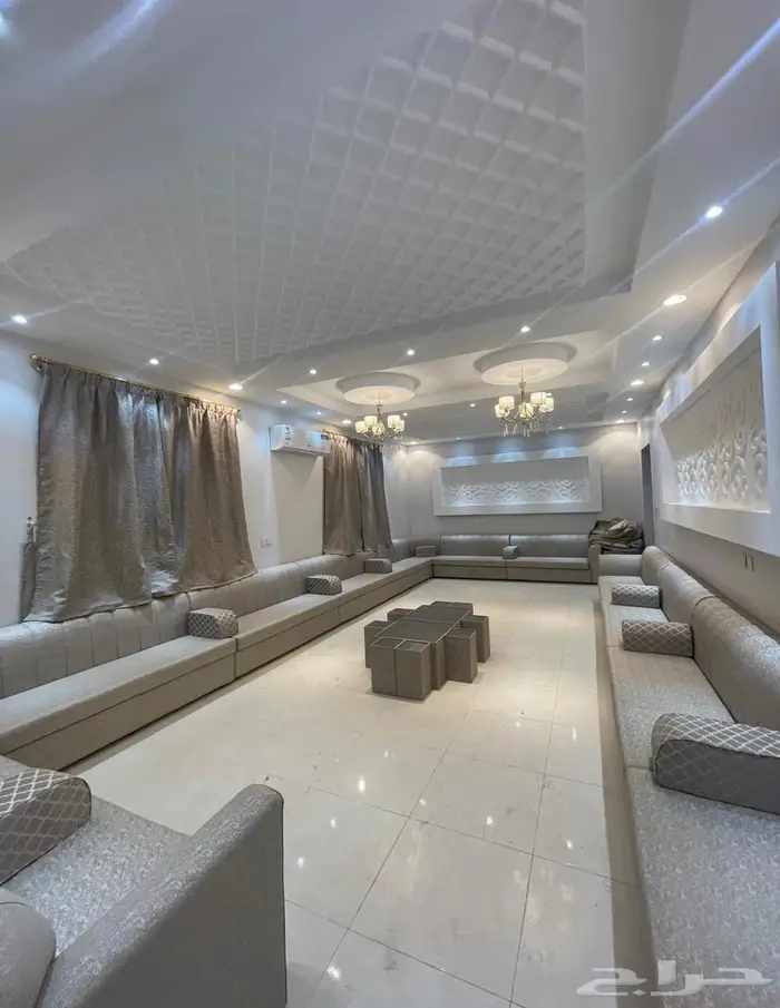 عمارة للبيع تحتوي ع استراحة وفله وشقتين 63