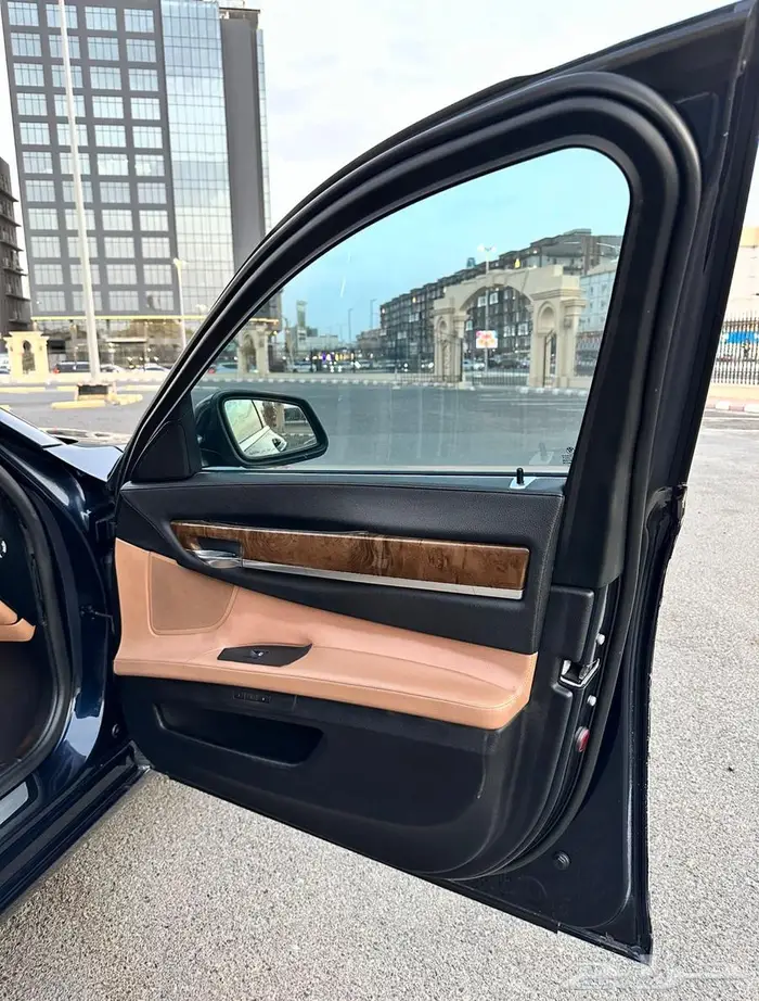 للبيع BMW 740 لارج متابع صيانة 2011 جاهز ولاملاحظة 29