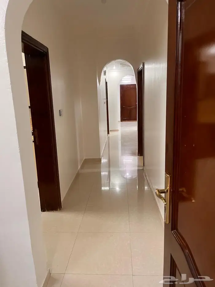 شقه للبيع في حي العريض 3