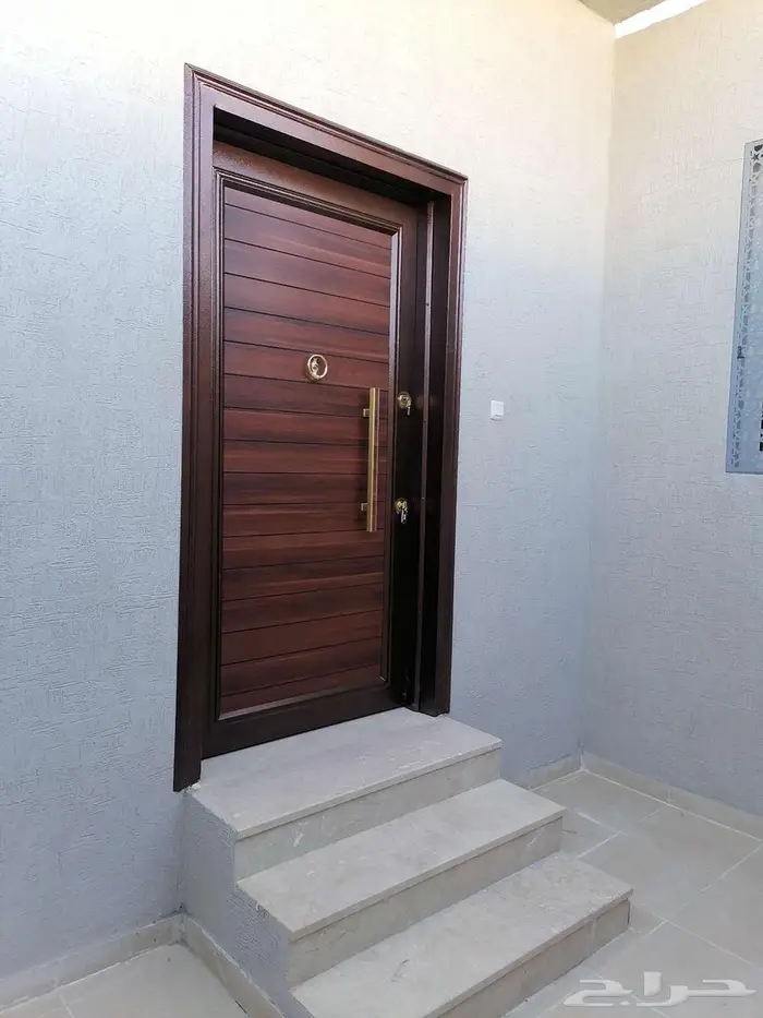 للبيع دور مساحته 356م بحي الملك فهد موقع قريب الخدمات 28
