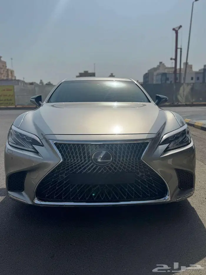 لكزس LS500h 5