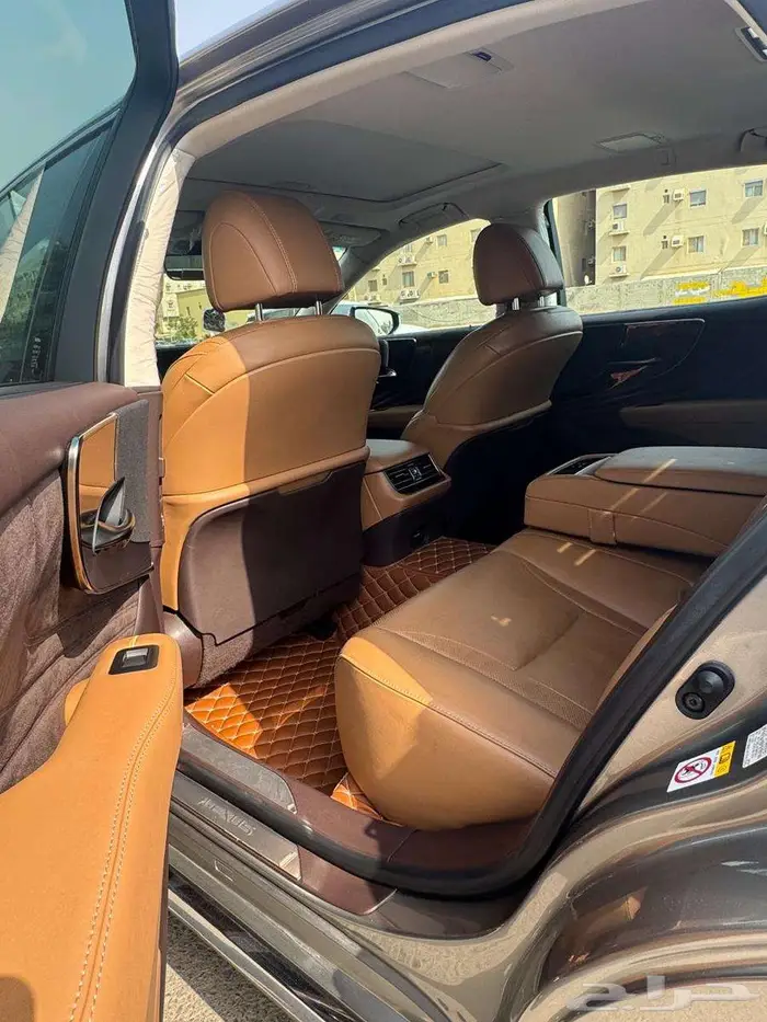 لكزس LS500h 12