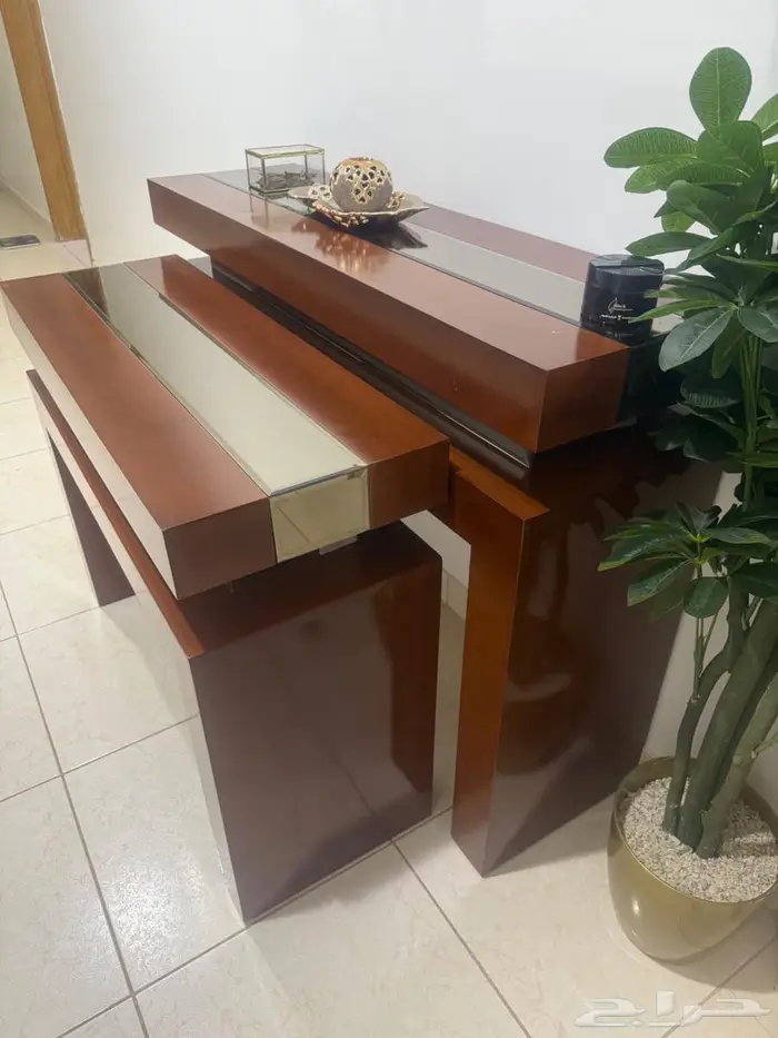 طاولات مدخل 1