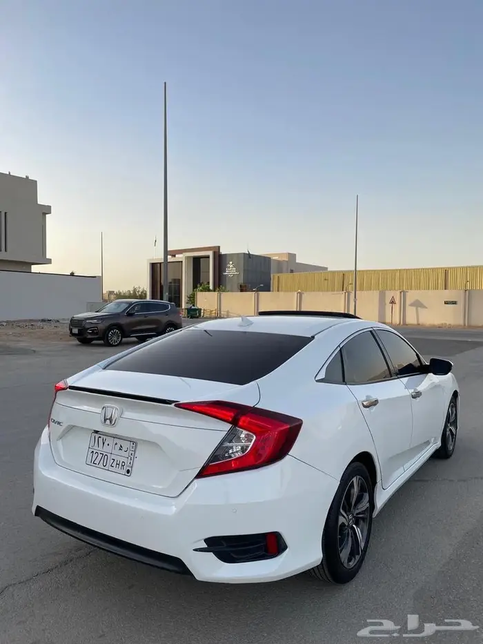 للبيع هوندا سيفيك موديل 2020 فل كامل 3