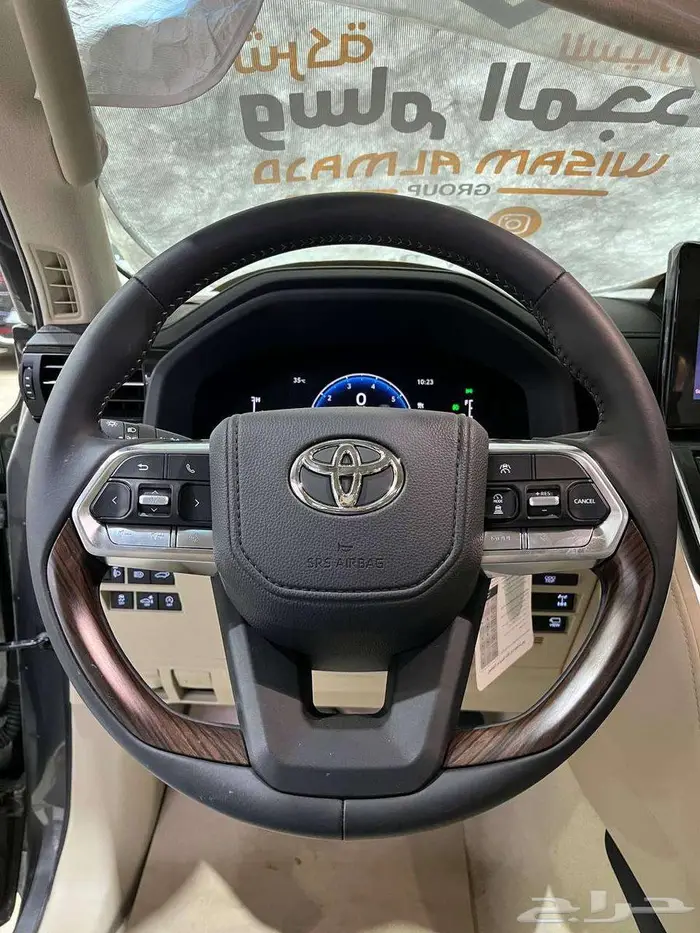عرض خاص تويوتا لاندكروزر GXR L4 بنزين موديل 2025 لوحات 11