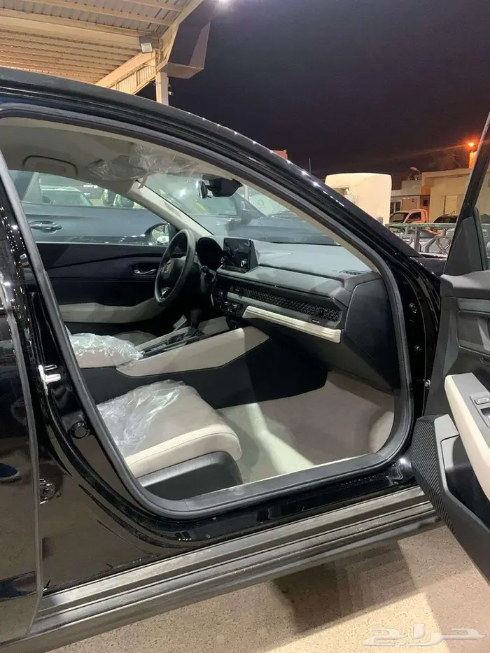 هوندا اكورد LX استندر بنزين 2025 سعودي 5