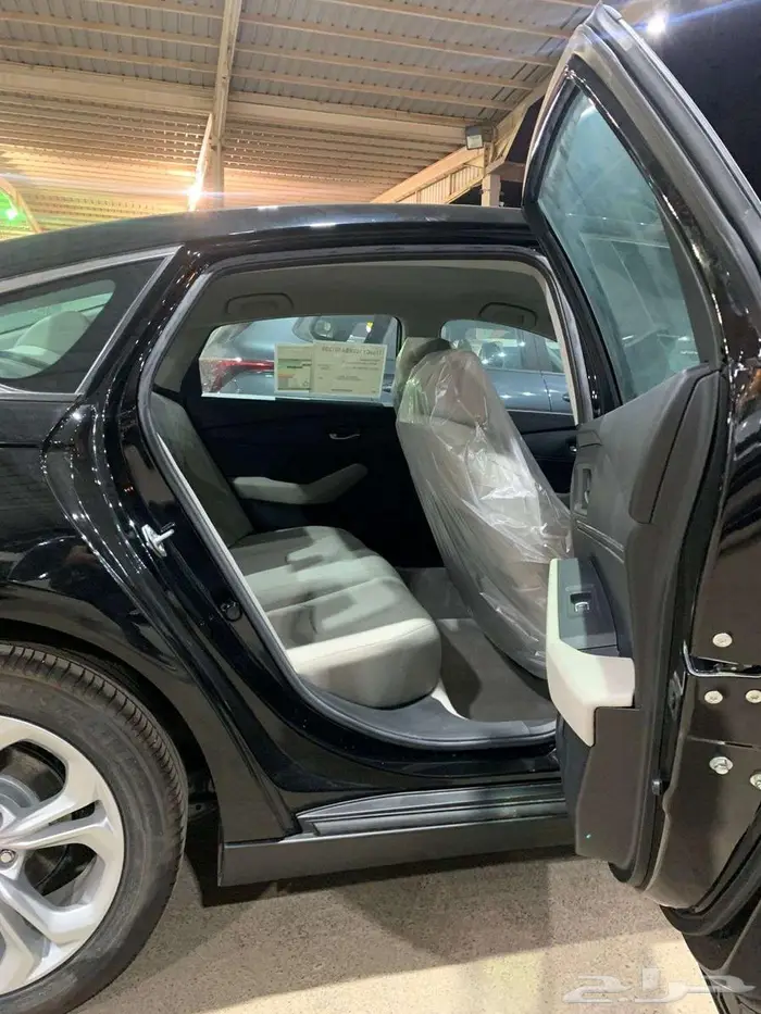 هوندا اكورد LX استندر بنزين 2025 سعودي 3