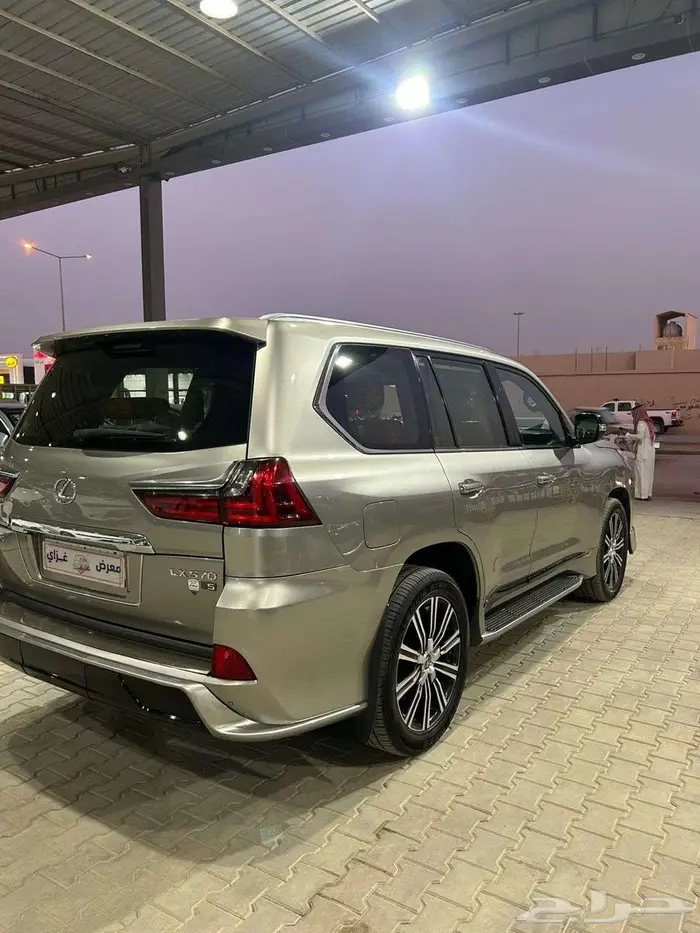 جيب لكزس 2019 LX570 فل أوبشن 4