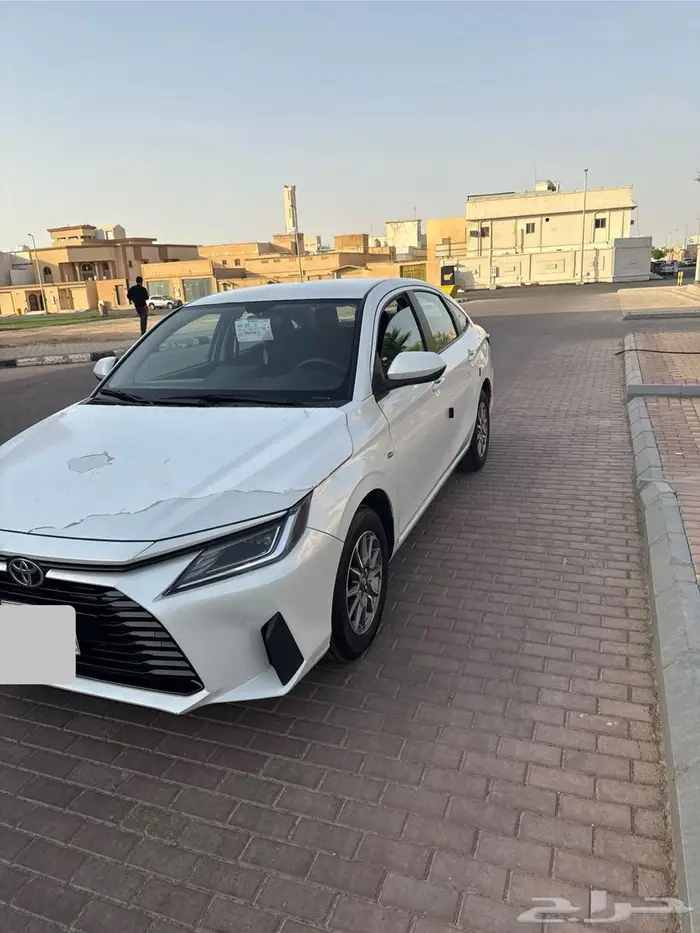 للبيع يارس فئة(y) م 2023 ابيض لؤلؤي عداد 86 الف 1