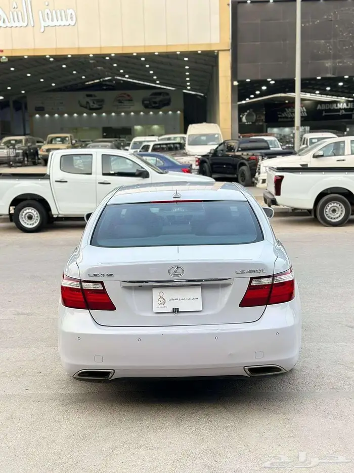 لكزس LS460L موديل 2008 5