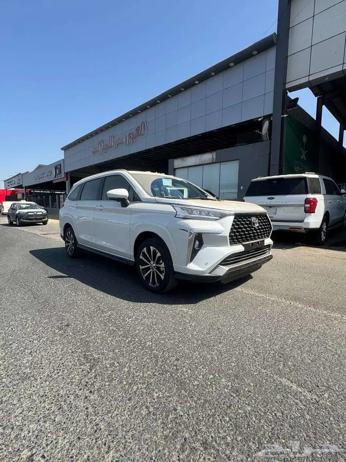 تويوتا فيلوز فل كامل 1500 cc ابيض موديل 2025 0