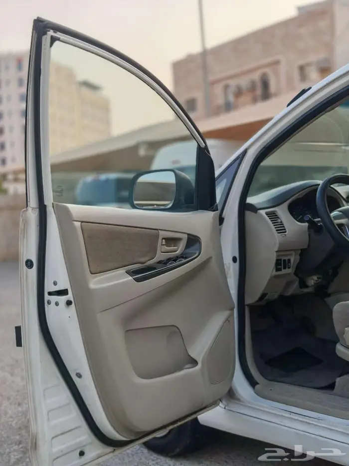 تويوتا انوفا 2014 توماتيك 23