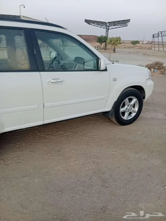 نيسان اكس تريل 2004 3