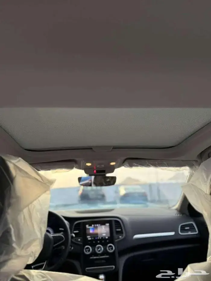 رينو ميغان السياره بمواصفات جميله جدا 11