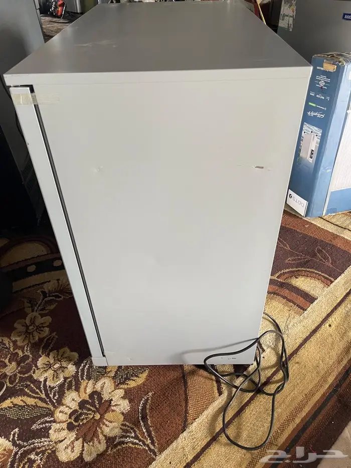 ثلاجتين شبه جديده استخدام شهرين فقط 4