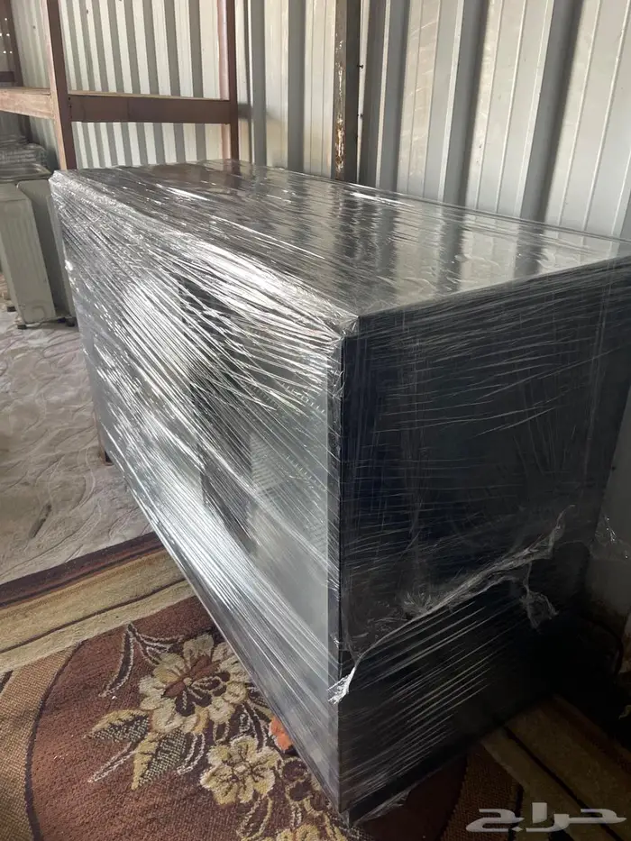 ثلاجتين شبه جديده استخدام شهرين فقط 5