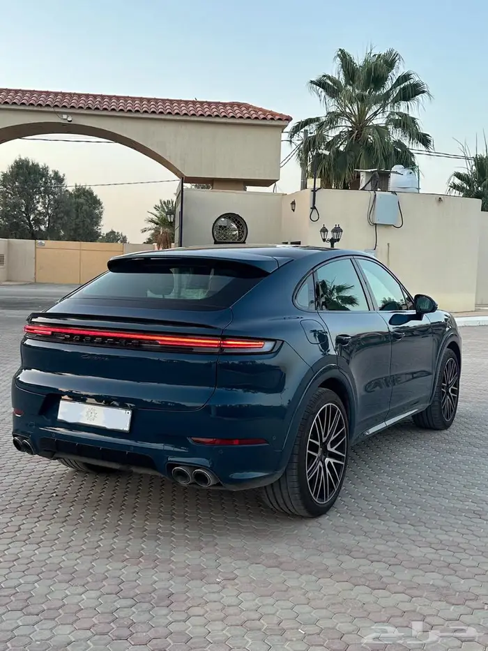 للبيع جيب بورش شبه جديد بسعر مغري 4